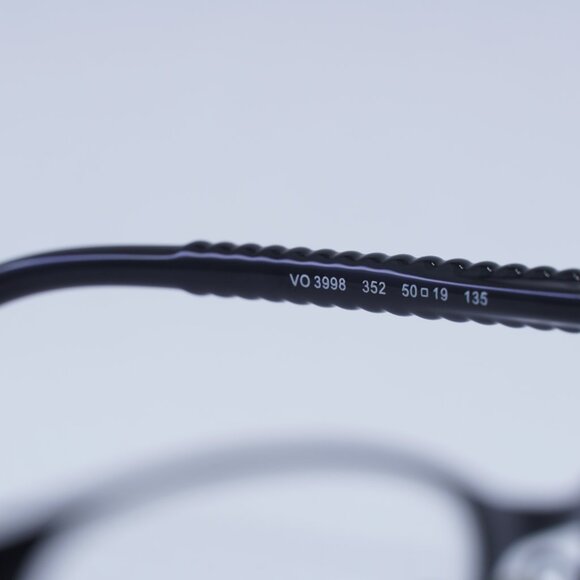 🕶️ New Vogue VO3998 352 Eyeglasses - Black/Silver Frame 50mm - Picture 7 of 11
